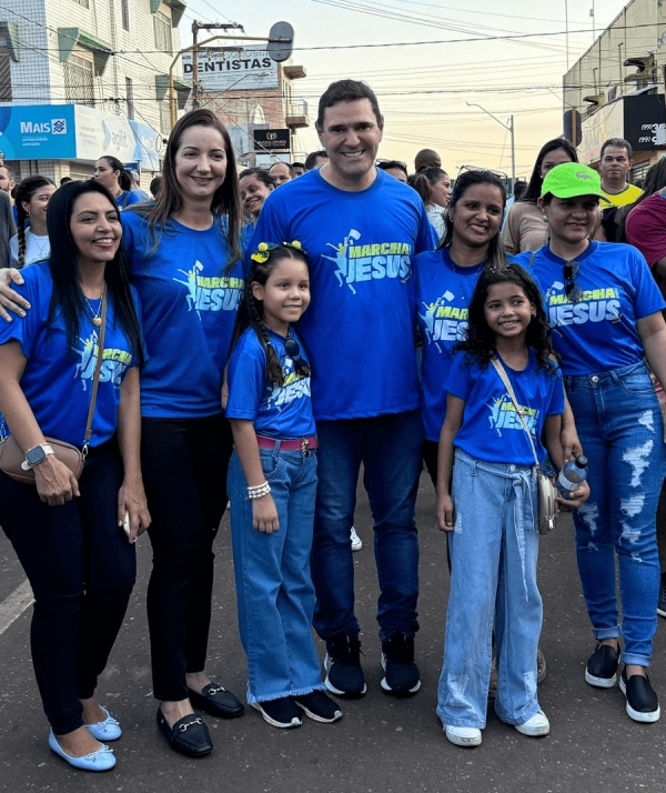 AÇAILÂNDIA - DEPUTADO DR. BENJAMIM PARTICIPA DE MARCHA PARA JESUS