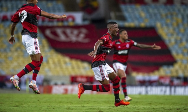 Estadual: com time alternativo, Flamengo supera Nova Iguaçu