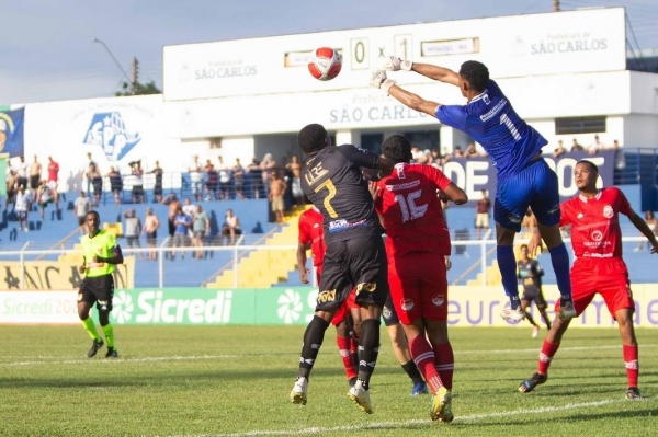 IMPERATRIZ PERDE DE VIRADA PARA O SÃO CARLOS EM ESTREIA NA COPINHA