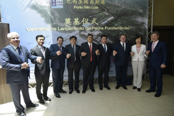 Folha de São Paulo destaca construção do Porto São Luís, que deve gerar 5 mil empregos