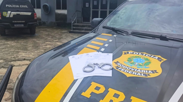 MOTOCICLISTA COM MANDADO DE PRISÃO PELO CRIME DE ROUBO É DETIDO PELA PRF EM SÃO LUÍS (MA)