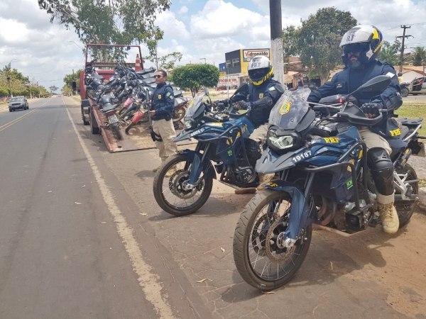 Grupo de Motociclismo da PRF apreende 16 veículos em Santa Inês/MA
