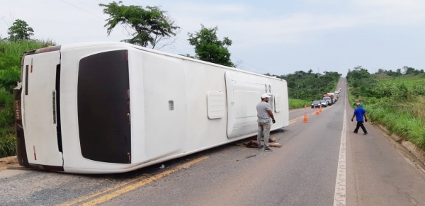MARANHÃO - Acidente com ônibus de Goiânia deixa oito feridos na BR-010