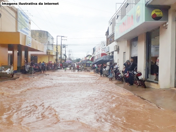 AÇAILÂNDIA – Vereadora Robenha solicita a construção de galeria para a Vila Ildemar
