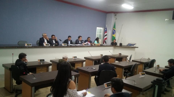 AÇAILÂNDIA - Seis vereadores faltam na sessão de quarta-feira