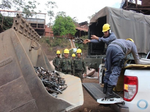 AÇAILÂNDIA - Exército destrói mais de 1000 armas 
