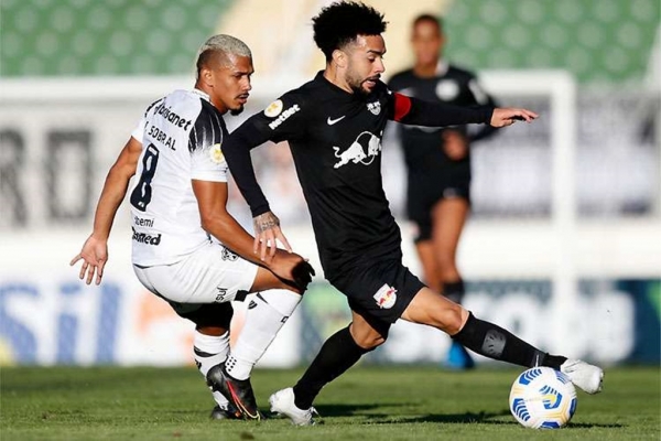 Bragantino empata sem gols com Ceará e segue líder