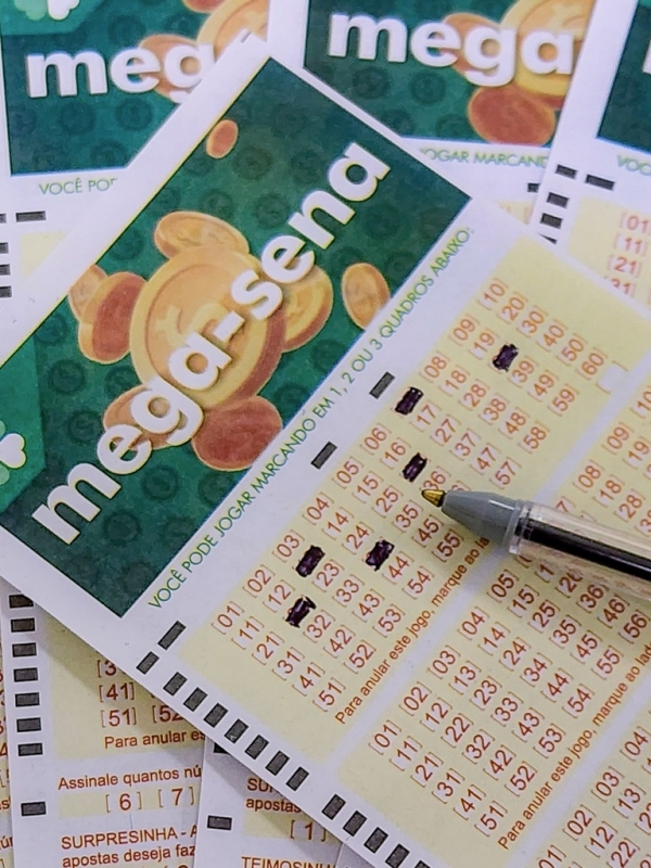 PRÊMIO DA MEGA-SENA ACUMULA PARA R$ 52 MILHÕES