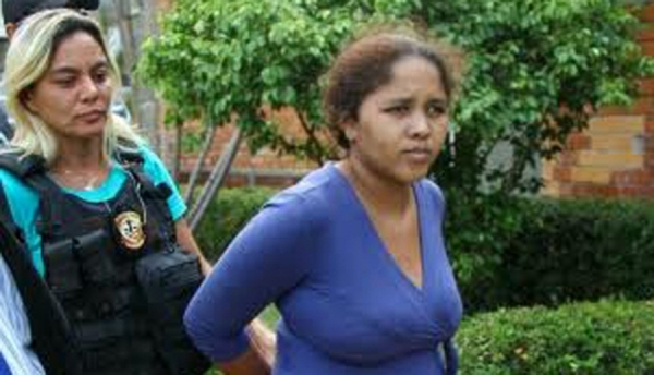 Mãe é presa suspeita de torturar filha de três anos até a morte