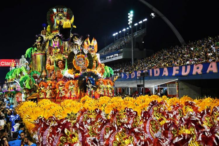 Escola que homenageou Maranhão é a campeã do carnaval paulista