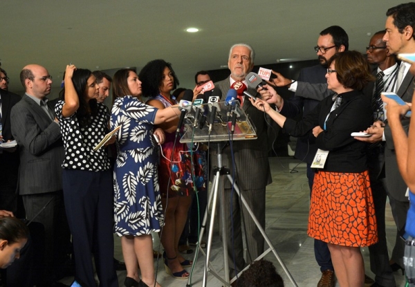 Wagner: relação com Temer será educada, mas 