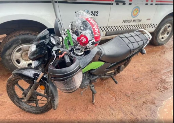 TRIO FAZ MOTOCICLISTA DE APLICATIVO REFÉM E TROCA TIROS COM A POLÍCIA EM SÃO LUÍS; VÍTIMA FOI RESGATADA