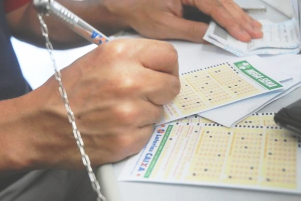 Mega-Sena acumula e pode pagar R$ 280 milhões no dia 31