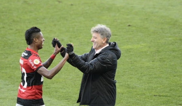 Flamengo domina o Corinthians na Arena e faz mais uma vítima com Renato Gaúcho