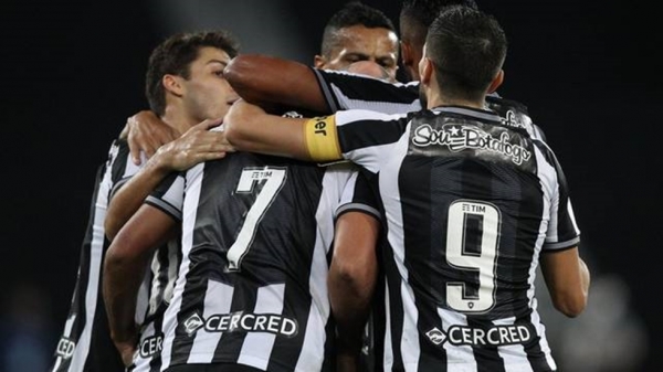 Botafogo vence e ainda acredita na classificação 