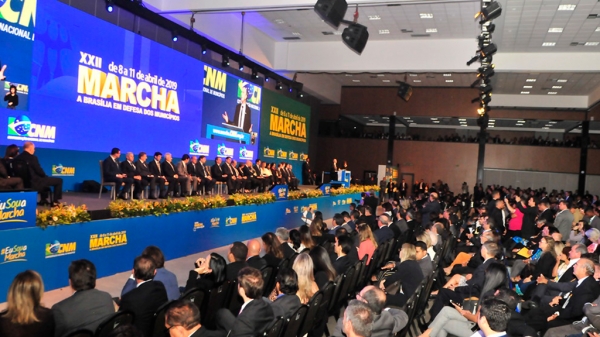 PREFEITO DE AÇAILÂNDIA DR. BENJAMIM DE OLIVEIRA PARTICIPA DA XXVI MARCHA A BRASÍLIA EM DEFESA DOS MUNICÍPIOS