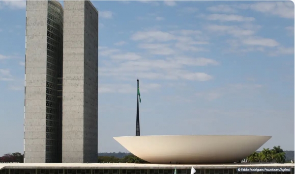 PROJETO QUE EQUIPARA ABORTO A HOMICÍDIO TEM URGÊNCIA APROVADA