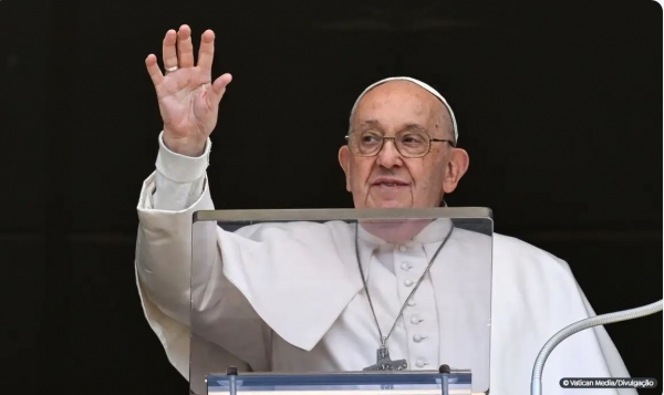 PAPA FRANCISCO ORA POR VÍTIMAS DE ACIDENTE AÉREO EM VINHEDO