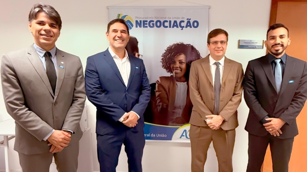 EM VIAGEM A BRASÍLIA PREFEITO DE AÇAILÂNDIA DR. BENJAMIM DE OLIVEIRA VISITA A AGU NA BUSCA DOS PRECATÓRIOS DO FUNDEF (1998-2006) DOS PROFISSIONAIS DA EDUCAÇÃO