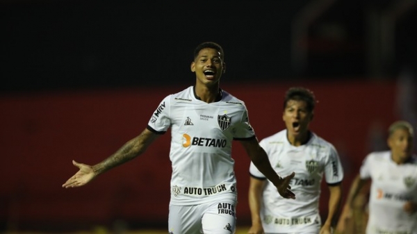 Atlético-MG vence Sport com gol no apagar das luzes e encaminha vaga direta na Libertadores