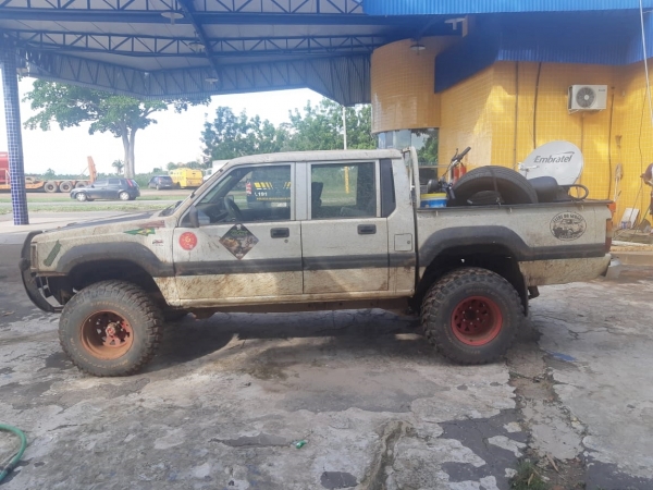 PRF apreende caminhonete adulterada