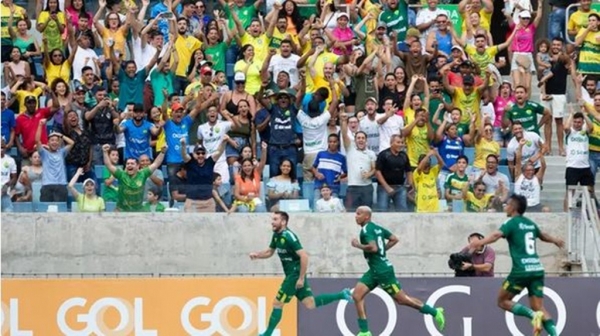 Cuiabá vence o Coritiba e confirma permanência na Série A