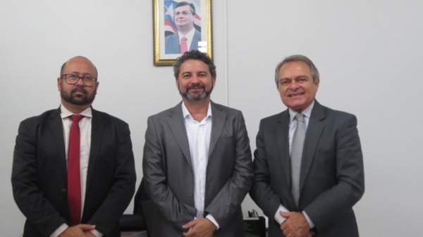 AÇAILÂNDIA - Secretario  de Indústria e Comercio Heliomar Laurindo convida secretário estadual do trabalho para  uma visitar a cidade