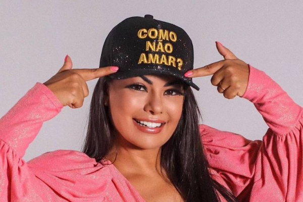 Vocalista da banda Calcinha Preta, Paulinha Abelha, morre aos 43 anos