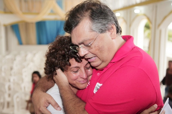 Cheque Minha Casa vai ajudar prejudicados pela chuva a reconstruir moradia, anuncia Flávio Dino