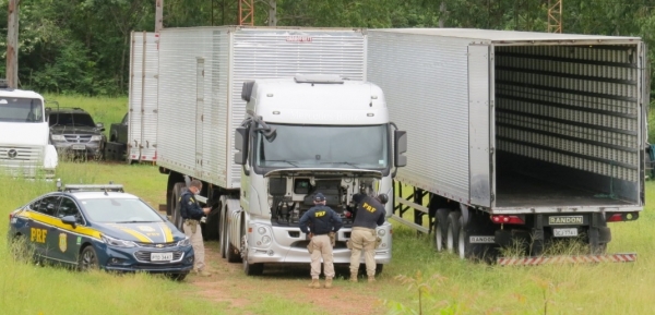 MARANHÃO - PRF RECUPERA 03 VEÍCULOS E CARGA DE LEITE AVALIADA EM 80 MIL REAIS