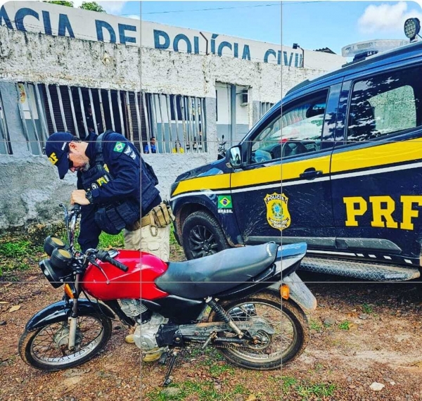 PRF APREENDE MOTOCICLETA ADULTERADA EM VARGEM GRANDE/MA