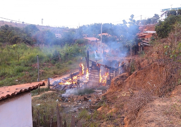 Incêndio destrói terceira casa em Açailândia 