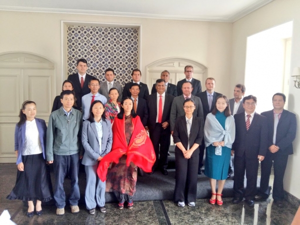 Flávio Dino se reúne com chineses para instalação de siderúrgica no Maranhão