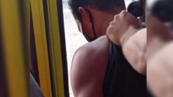 Homem é flagrado ejaculando em passageira dentro de ônibus em São Luís