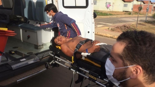 AÇAILÂNDIA - Jovem tenta se matar ateando fogo na própria casa 