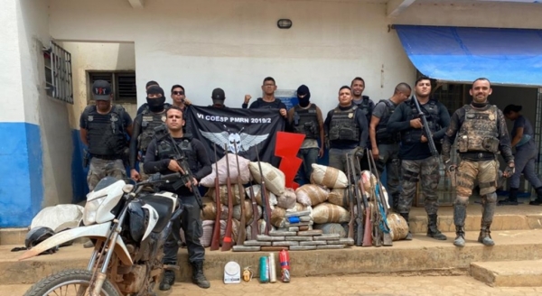 BURITICUPU: 30°BPM e apreende 210kg de maconha, 10 armas de fogo e queima cerca de  10.000 pés de maconha.