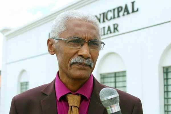 Prefeito Domingos Dutra deixa UTI de hospital em São Luís