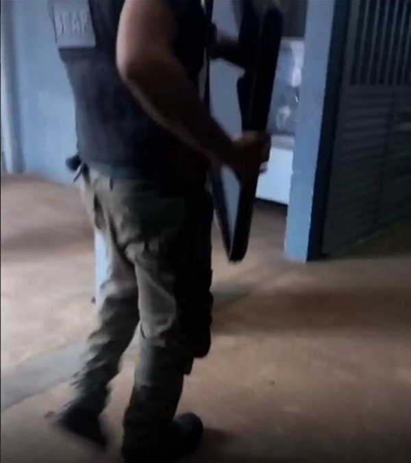 Mulher é presa após tentar entrar em presídio com celulares dentro de TV em Imperatriz