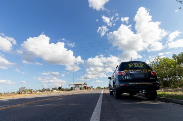 PRF flagra casos de embriaguez ao volante e recupera veículo adulterado