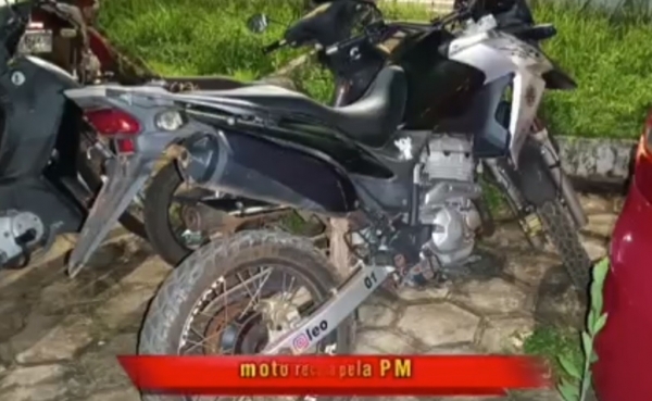 AÇAILÂNDIA - PM prende  dupla e recupera  moto roubada no Bairro Nova Açailândia