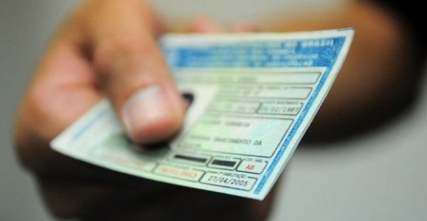 NOVIDADE - Bolsonaro confirma aumento de validade da carteira de motorista