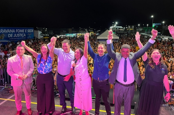 CARAVANA FOME E SEDE DE JUSTIÇA REALIZA DOIS DIAS DE AÇÃO SOCIAL EM AÇAILÂNDIA E ENCANTA COM NOITE DE LOUVOR