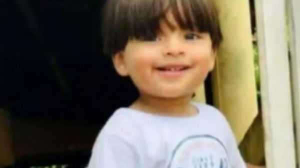    MENINO DE 2 ANOS MORRE APÓS SE ENGASGAR COM CAROÇO DE PITOMBA