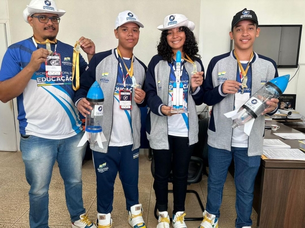 ALUNOS DE IMPERATRIZ CONQUISTAM PRIMEIRO LUGAR EM COMPETIÇÃO DE FOGUETES NO RIO DE JANEIRO