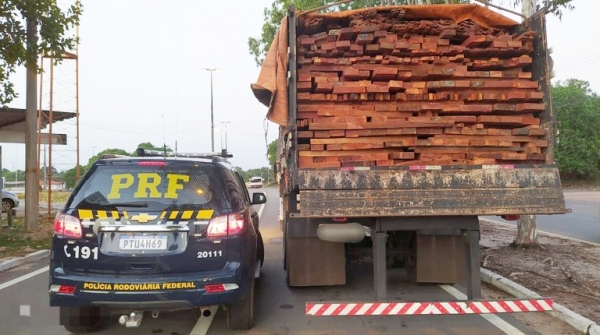 Polícia Rodoviária Federal no Maranhão apreende, em menos de 24 horas, mais de 74m³ de madeira ilegal
