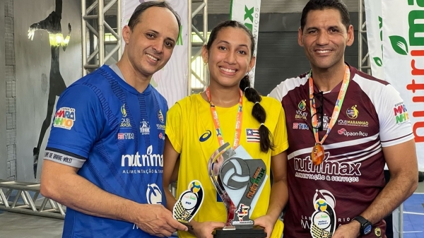 ANA CLARA DE AÇAILÂNDIA COM APENAS 15 ANOS FOI ELEITA MVP A ATLETA MAIS VALIOSA DA COPA NUTRIMAX QUE OCORREU EM SÃO LUÍS -MA