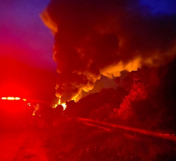 AÇAILÂNDIA - Trem com combustíveis pega fogo 