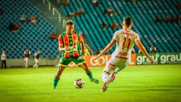 Sampaio vence o Vila Nova e encaminha permanência na Série B