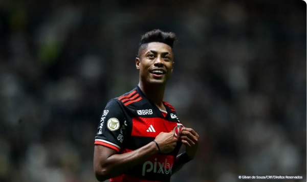 FLAMENGO GOLEIA ATLÉTICO-MG E SEGUE NA LIDERANÇA DO BRASILEIRO