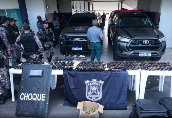 OPERAÇÃO APREENDE MAIS DE 130 ARMAS DE FOGO, MUNIÇÕES E COLETES À PROVA DE BALAS EM IMÓVEL ABANDONADO NO MA